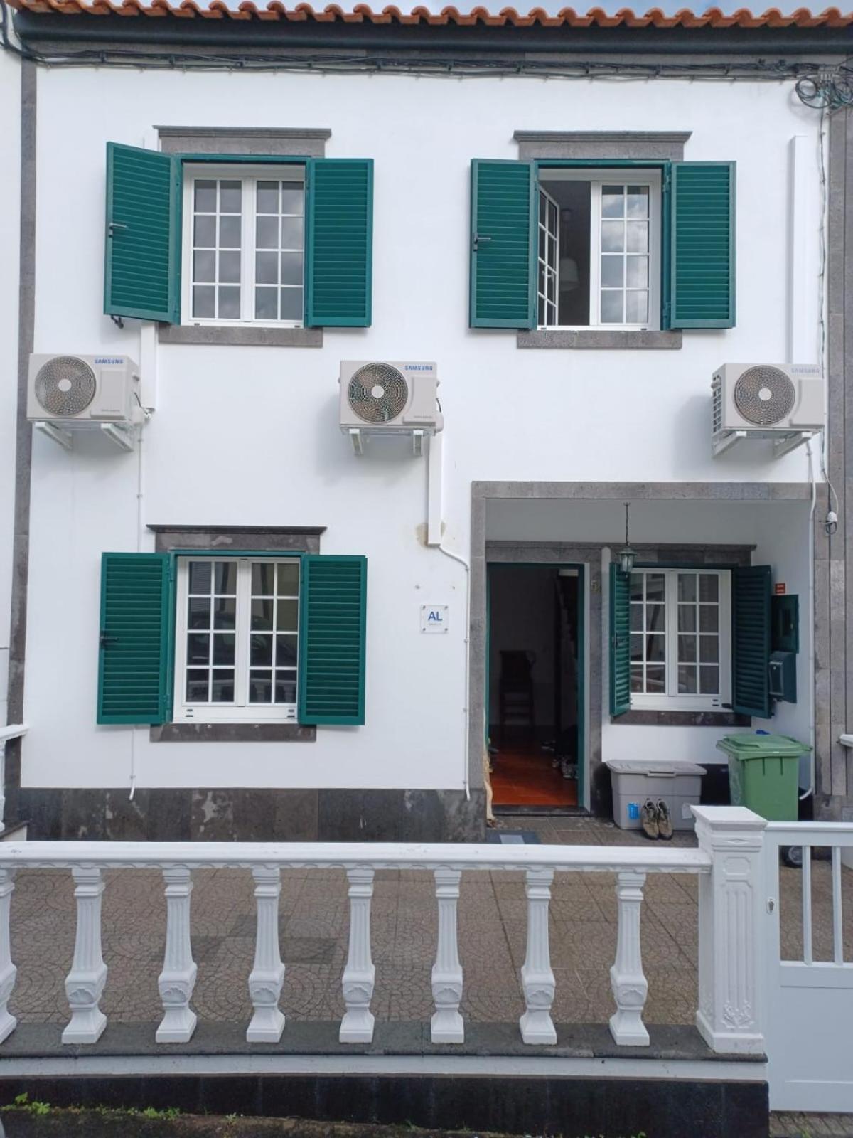 Espirito Azul Guest House - Rooms To Rent, 2 Minutes Walking From The Beach, Marina And Our Dive Center Vila Franca do Campo Ngoại thất bức ảnh